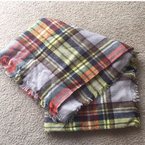 NWOT plaid blanket scarf
